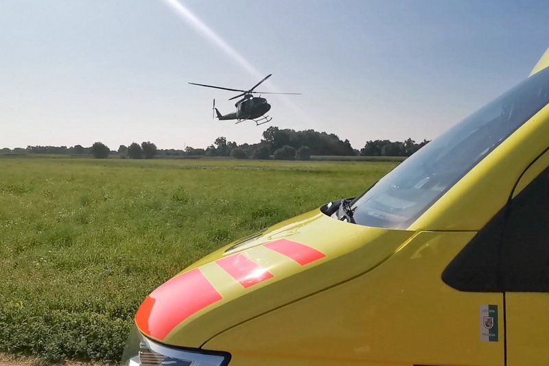 Helikopter je pristal na hipodromu v Borecih