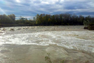 Izdano je bilo tudi opozorilo, saj reka Drava poplavlja na izpostavljenih območjih vzdolž celotnega toka