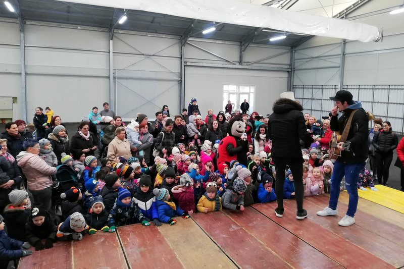 Poskočni muzikanti in Pikapolonica na obisku v Vrtcu Manka Golarja Gornja Radgona