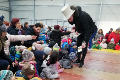 Poskočni muzikanti in Pikapolonica na obisku v Vrtcu Manka Golarja Gornja Radgona