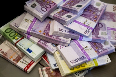 Finančna uprava RS je v letu 2019 pobrala 17,568 milijard evrov prihodkov
