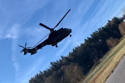 Eno poškodovano osebo je prepeljal helikopter Slovenske vojske