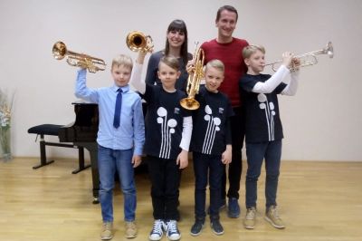 Na državno finale so se uvrstili štirje trobentači: Urban, Filip, Mai in Gašper, z učiteljema Suzano in Janezom