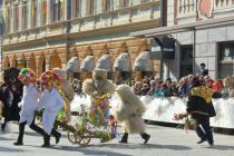 Povorka tradicionalnih pustnih likov in mask