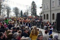 Povorka tradicionalnih pustnih likov in mask