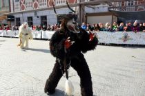 Povorka tradicionalnih pustnih likov in mask
