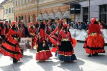 Povorka tradicionalnih pustnih likov in mask