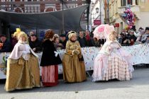 Povorka tradicionalnih pustnih likov in mask