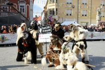 Povorka tradicionalnih pustnih likov in mask