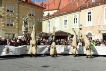 Povorka tradicionalnih pustnih likov in mask