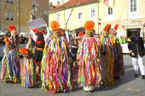 Povorka tradicionalnih pustnih likov in mask