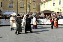 Povorka tradicionalnih pustnih likov in mask