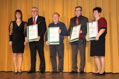 Dobitniki Miklošičev priznanj in nagrade z županjo