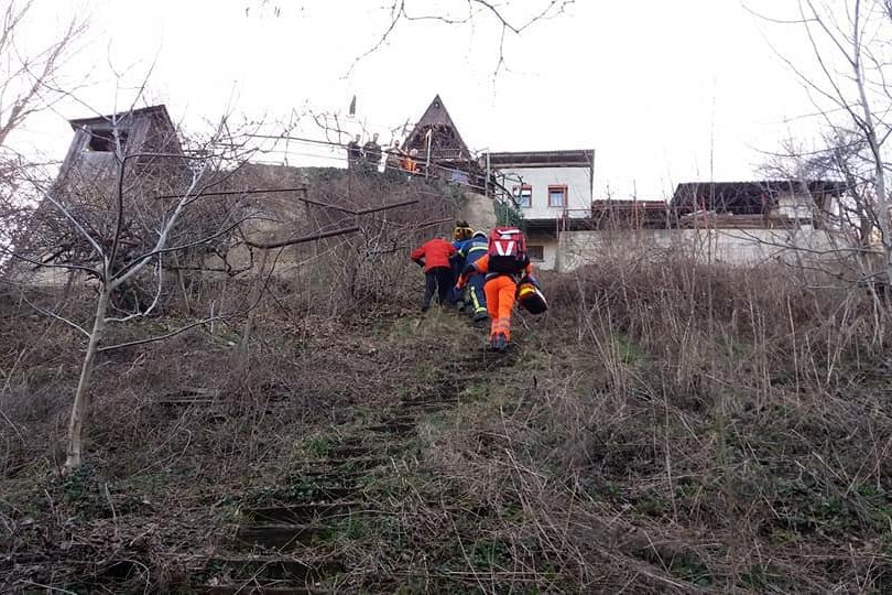 Gasilci PGD Ptujska Gora so poškodovanca na kraju oskrbeli, foto: 112 Ptuj