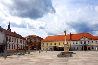 Mesta se počasi praznijo, družabno življenje bo za nekaj dni ugasnilo