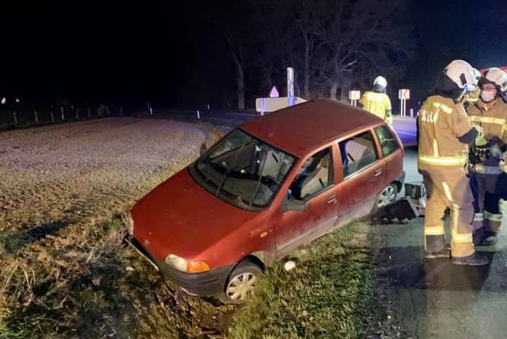 Gasilci so s tehničnim posegom rešili voznika iz vozila, foto: 112 Ptuj