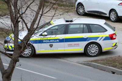 Policija