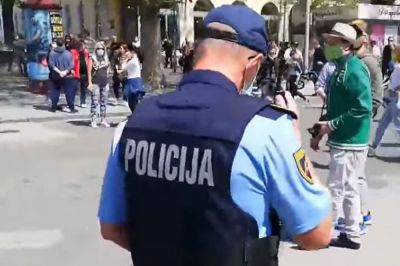 Policisti so v Mariboru popisali 19 oseb