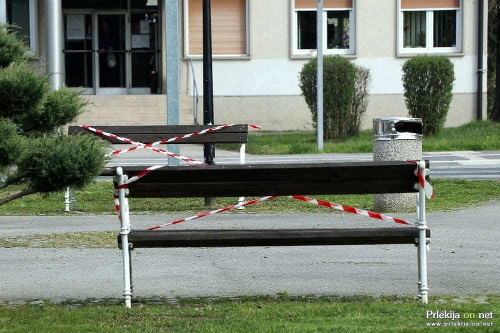 Še vedno se začasno prepoveduje gibanje in zbiranje ljudi na javnih krajih