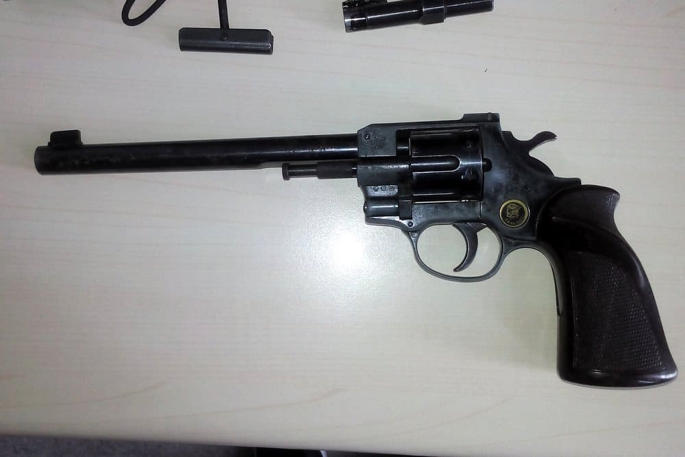 Zasežem revolver, foto: PP Ptuj