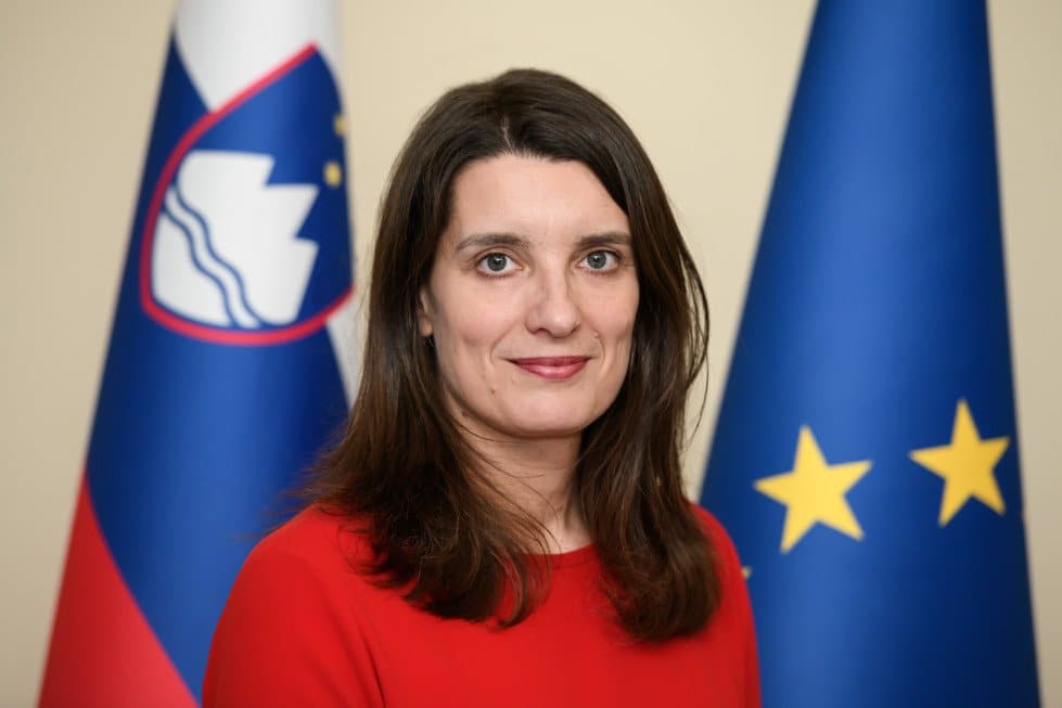 Simona Kustec, foto: Ministrstvo za izobraževanje, znanost in šport