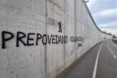 Grafiti proti Janši v Ljutomeru