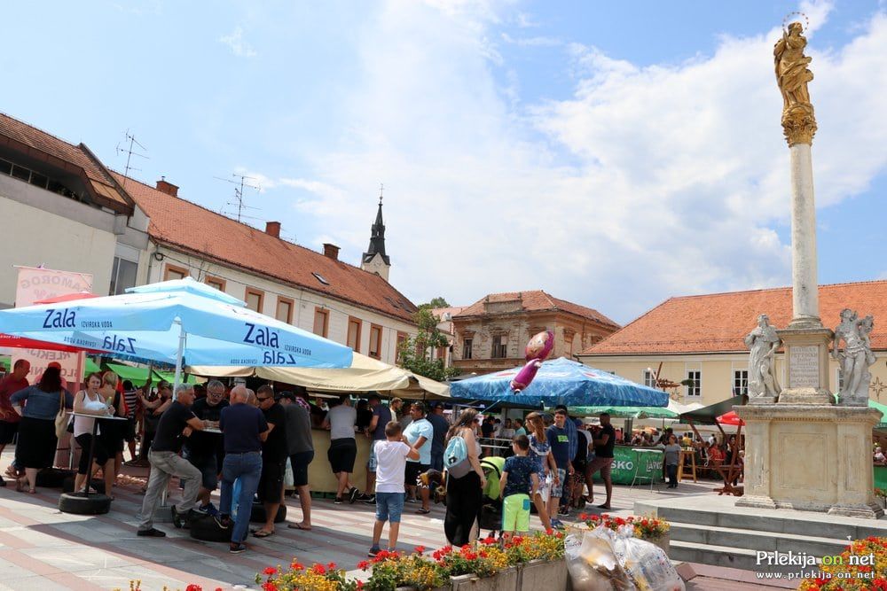 Še vedno velja ukrep prepovedi gibanja in zbiranja ljudi na javnih krajih