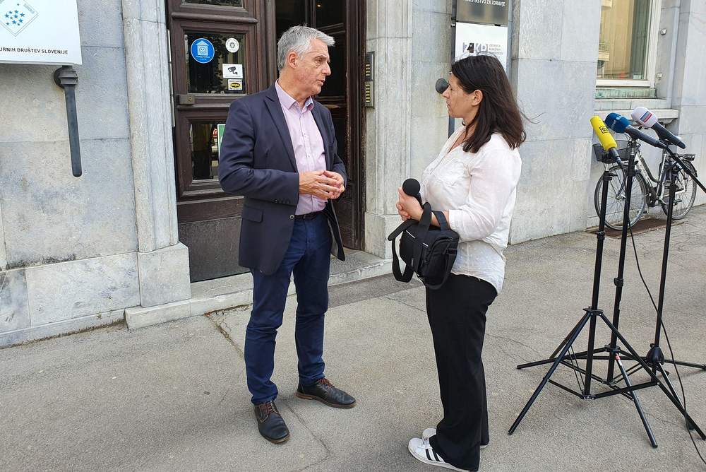 Minister Gantar je podal izjavo za javnost glede domnevnih seznamov, foto: Ministrstvo za zdravje