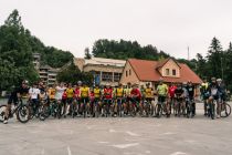Primož Roglič in kolesarji