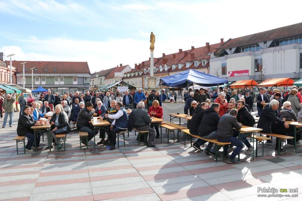 Če se bodo okužbe širile, bo ponovno sledila omejitev zbiranja oseb