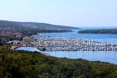 Predlog strokovne skupine za uvrstitev Hrvaške na rumeni seznam bo odvisen od števila vnesenih primerov s Hrvaške