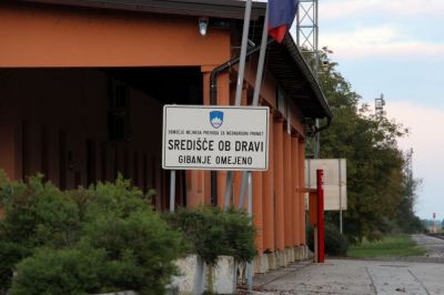 Izven naselja Središče ob Dravi so izsledili in prijeli dva državljana Alžirije