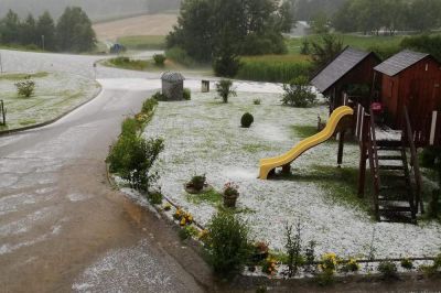 Nad severovzhodom je bila velika verjetnost pojavljanja toče