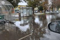 Zalito parkirišče pred Tušem v Ljutomeru