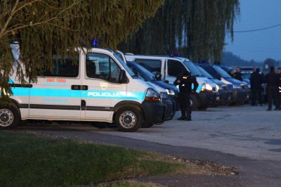 Po končanih policijskih postopkih bodo tujci vrnjeni madžarskim varnostnim organom