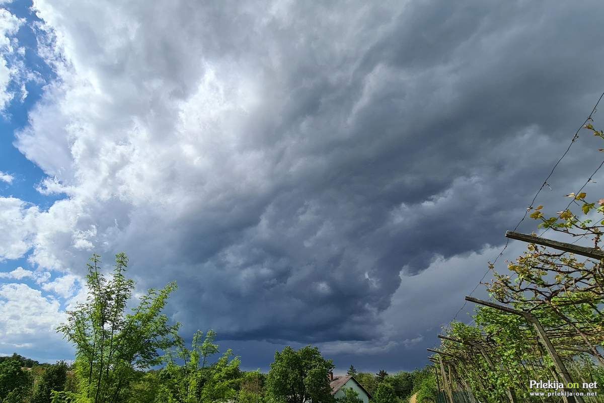 Črni oblaki nad radgonskim koncem