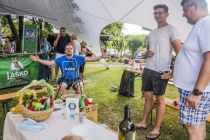 Kuhanje bograča pri gostilni Gezove jame