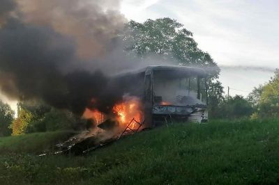 Avtobus je zgorel