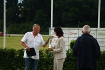 Pokal je zmagovalki predala županja Občine Ljutomer, mag. Olga Karba