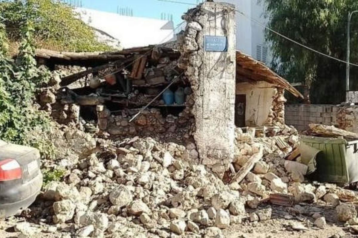 Potres je povzročil tudi nekaj materialne škode Potres je povzročil tudi nekaj materialne škode