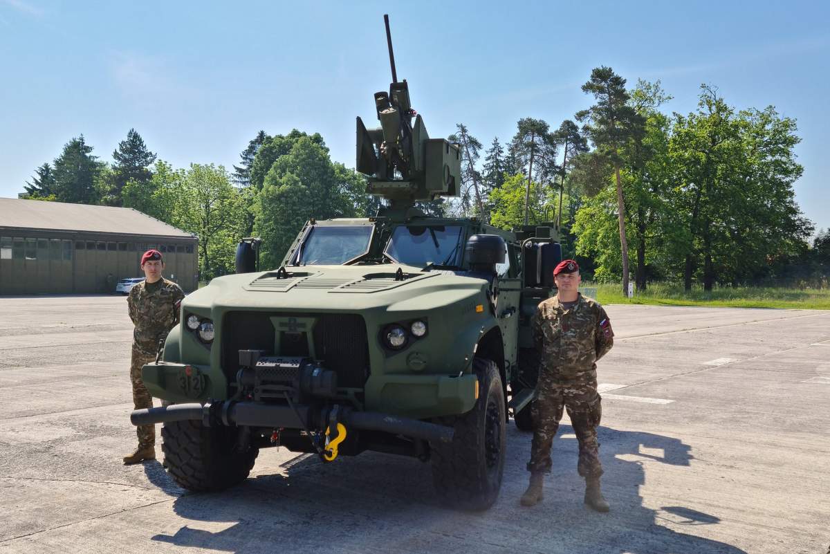 Lahko kolesno oklepno vozilo LKOV 4x4 z integrirano oborožitveno postajo M153 Kongsberg, foto: MORS