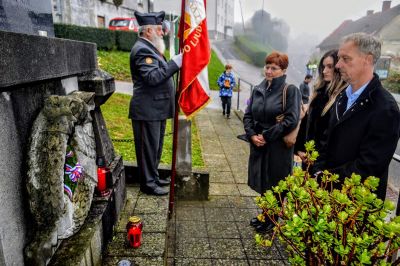 Slovesnost ob spomeniku žrtvam 2. svetovne vojne