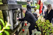 Slovesnost ob spomeniku žrtvam 2. svetovne vojne