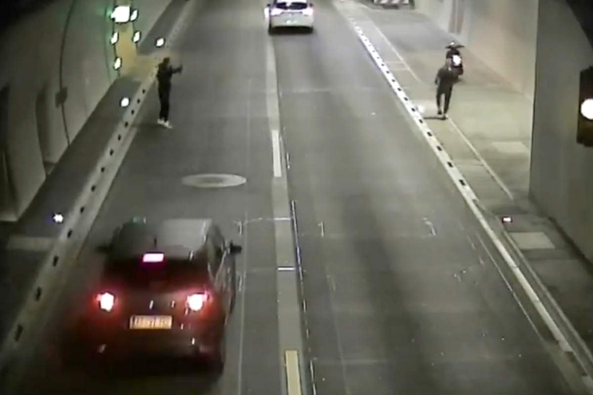 Nevarno početje v tunelu avtoceste Nevarno početje v tunelu avtoceste