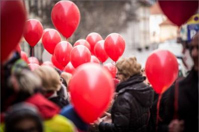 Svetovni pohod z rdečimi baloni 2022