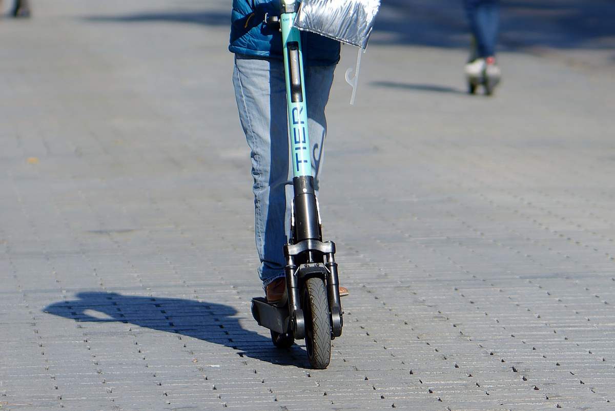 Policisti so v postopku imeli voznika e-skiroja