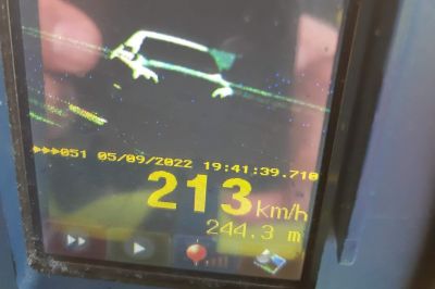 43-letni državljan Republike Hrvaške je vozil s hitrostjo 213 km/h