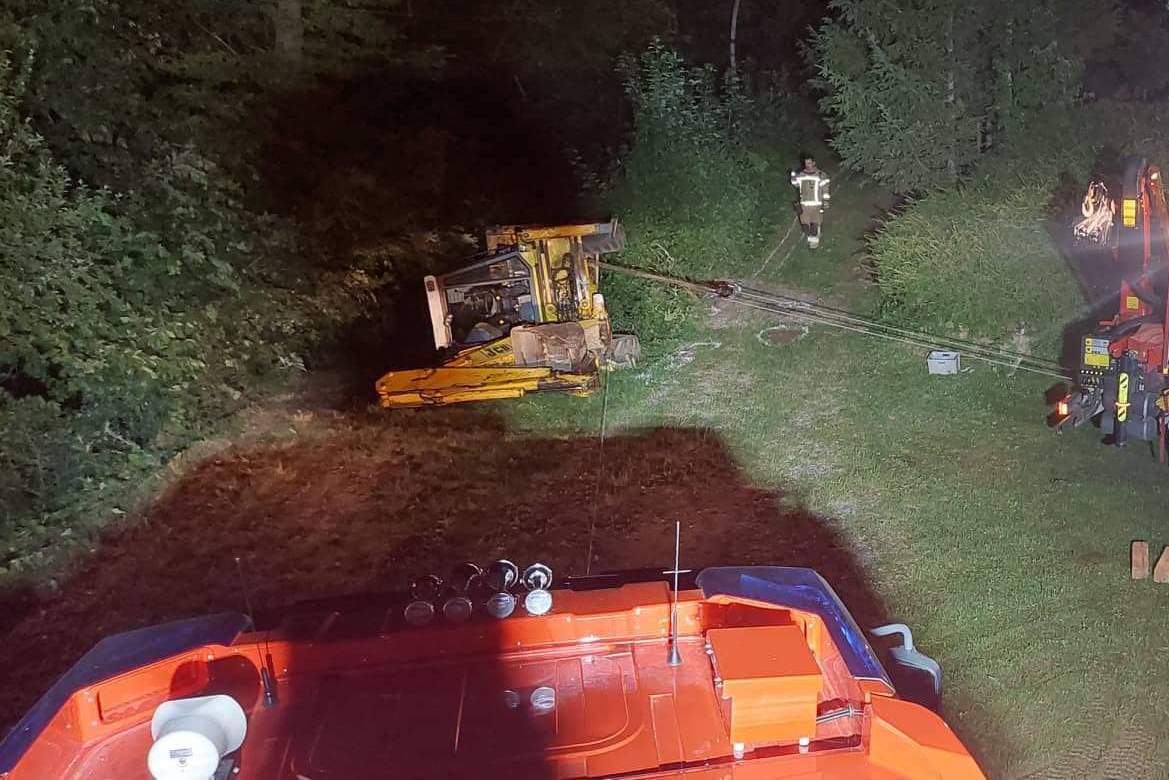 Stroj je pod seboj pokopal delavca