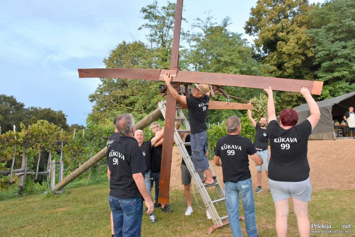 Postavljanje klopotca na Kukavi