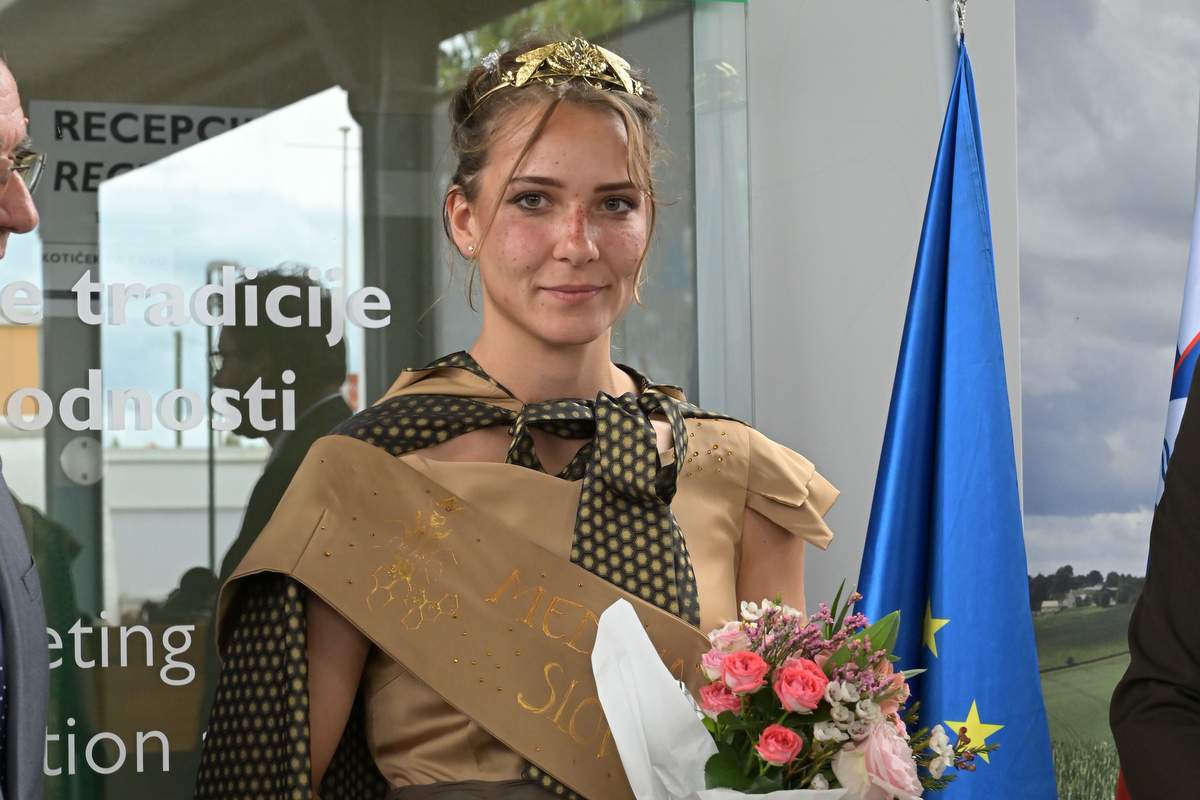 5. Medena kraljica Slovenije je postala Tadeja Vidmar